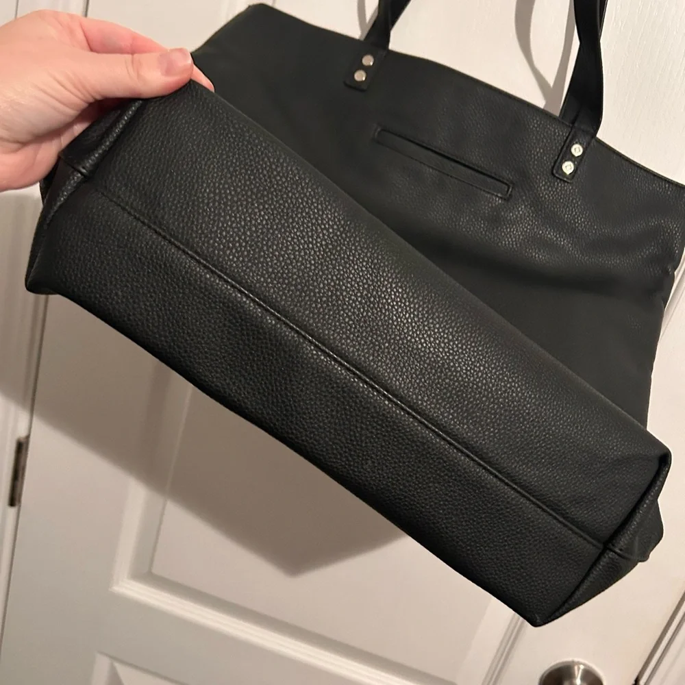 Thirty-one Around Town Tote & Matching Wallet - Picture 3 of 12